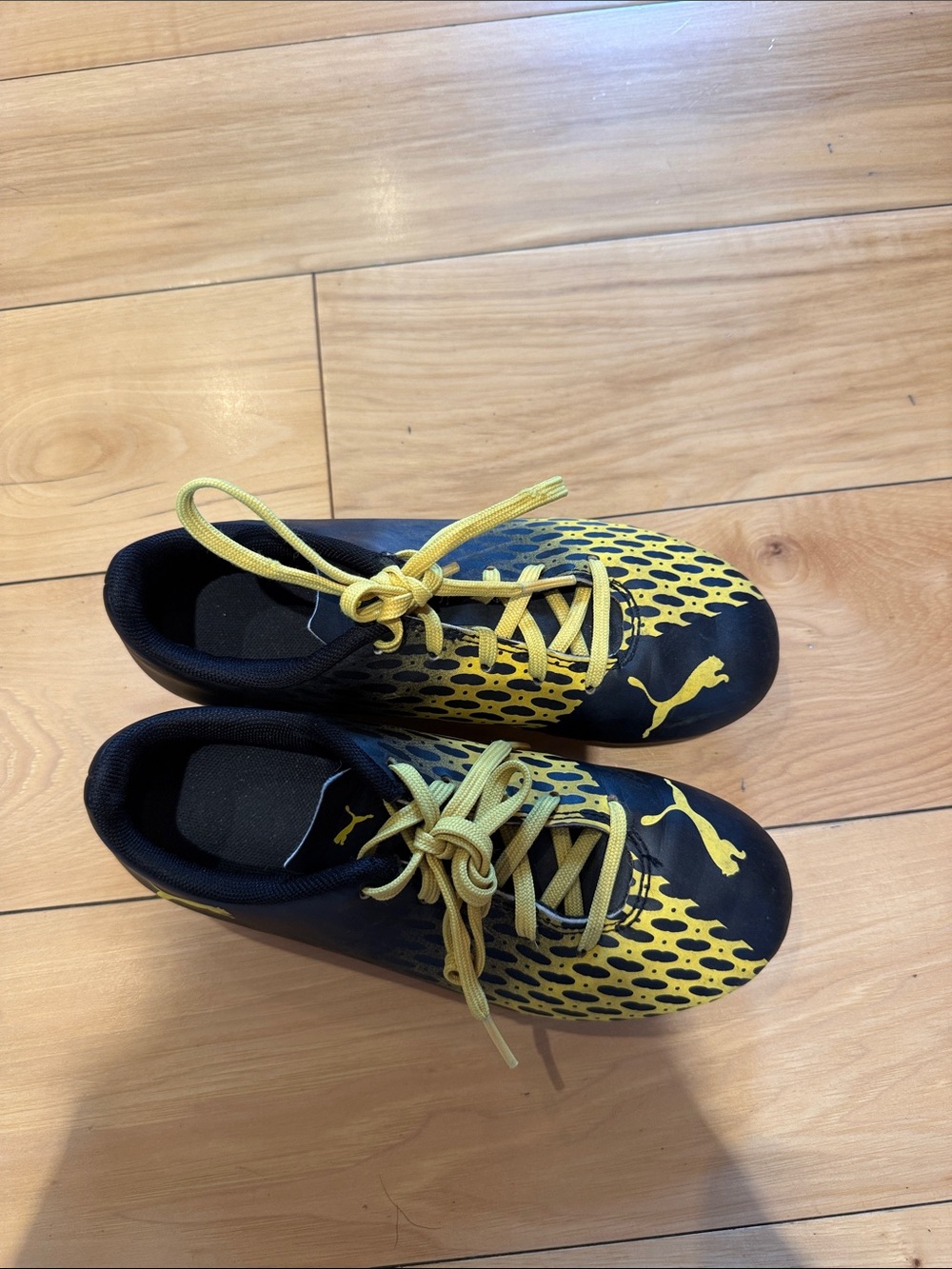 Puma Kids Black and Yellow Soccer Soccer Cleats